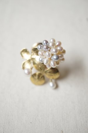 【Art Jewelry Marble】シロツメクサ　ピンバッチ