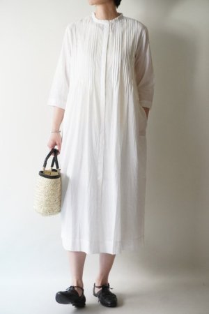 <img class='new_mark_img1' src='https://img.shop-pro.jp/img/new/icons5.gif' style='border:none;display:inline;margin:0px;padding:0px;width:auto;' />Khadi and Co.VINCEZA A.Plan Cotton Dress