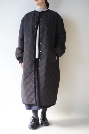 <img class='new_mark_img1' src='https://img.shop-pro.jp/img/new/icons5.gif' style='border:none;display:inline;margin:0px;padding:0px;width:auto;' />R&D.M.Co-QUILTING LONG COAT