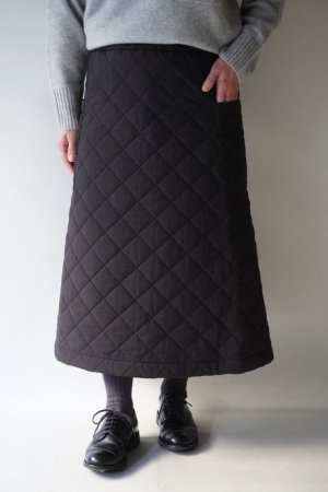 <img class='new_mark_img1' src='https://img.shop-pro.jp/img/new/icons5.gif' style='border:none;display:inline;margin:0px;padding:0px;width:auto;' />R&D.M.Co-QUILTING SKIRT