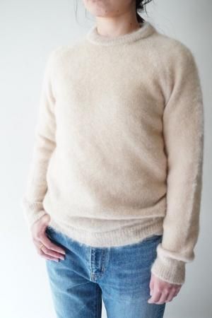 <img class='new_mark_img1' src='https://img.shop-pro.jp/img/new/icons5.gif' style='border:none;display:inline;margin:0px;padding:0px;width:auto;' />R&D.M.Co-MOHAIR CREW NECK PULLOVER