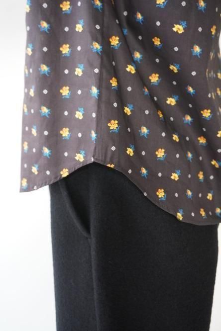 A PIECE OF LIBRARY】リバティクリオフリルブラウス - store