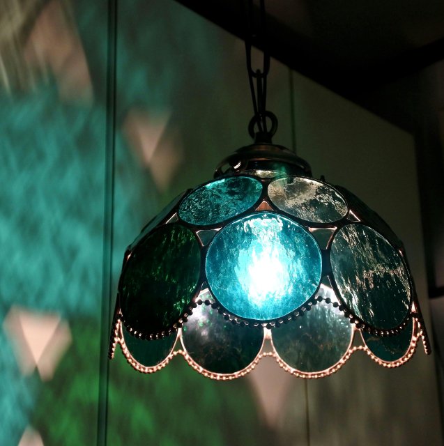 エメラルドの雫玉ランプ ステンドグラス 照明 ランプ ペンダント