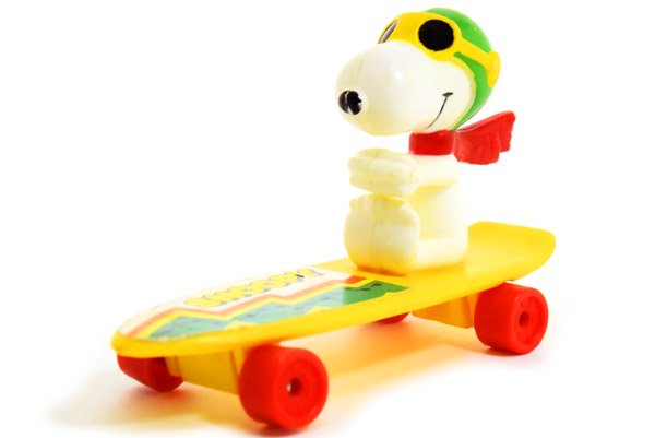 Snoopy スヌーピー Skateboard With Free Wheeling Action スケートボード Snoopy Flying Ace スヌーピー フライングエース B おもちゃ屋 Knot A Toy ノットアトイ Online Shop In 高円寺