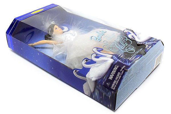 Barbie as the Swan Queen in Swan Lake バービーアズザスワンレイク