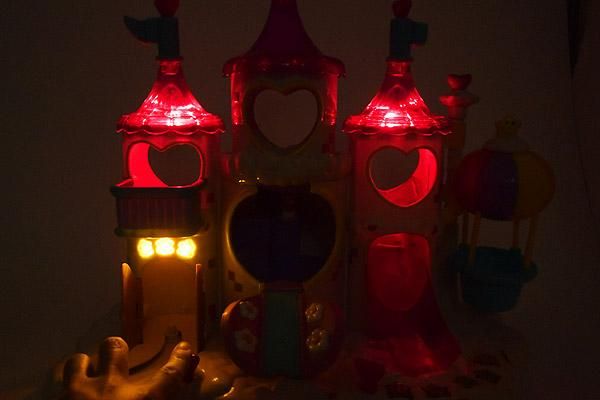 Care Bears/ケアベア・ Magical Care-a-lot Castle Playset