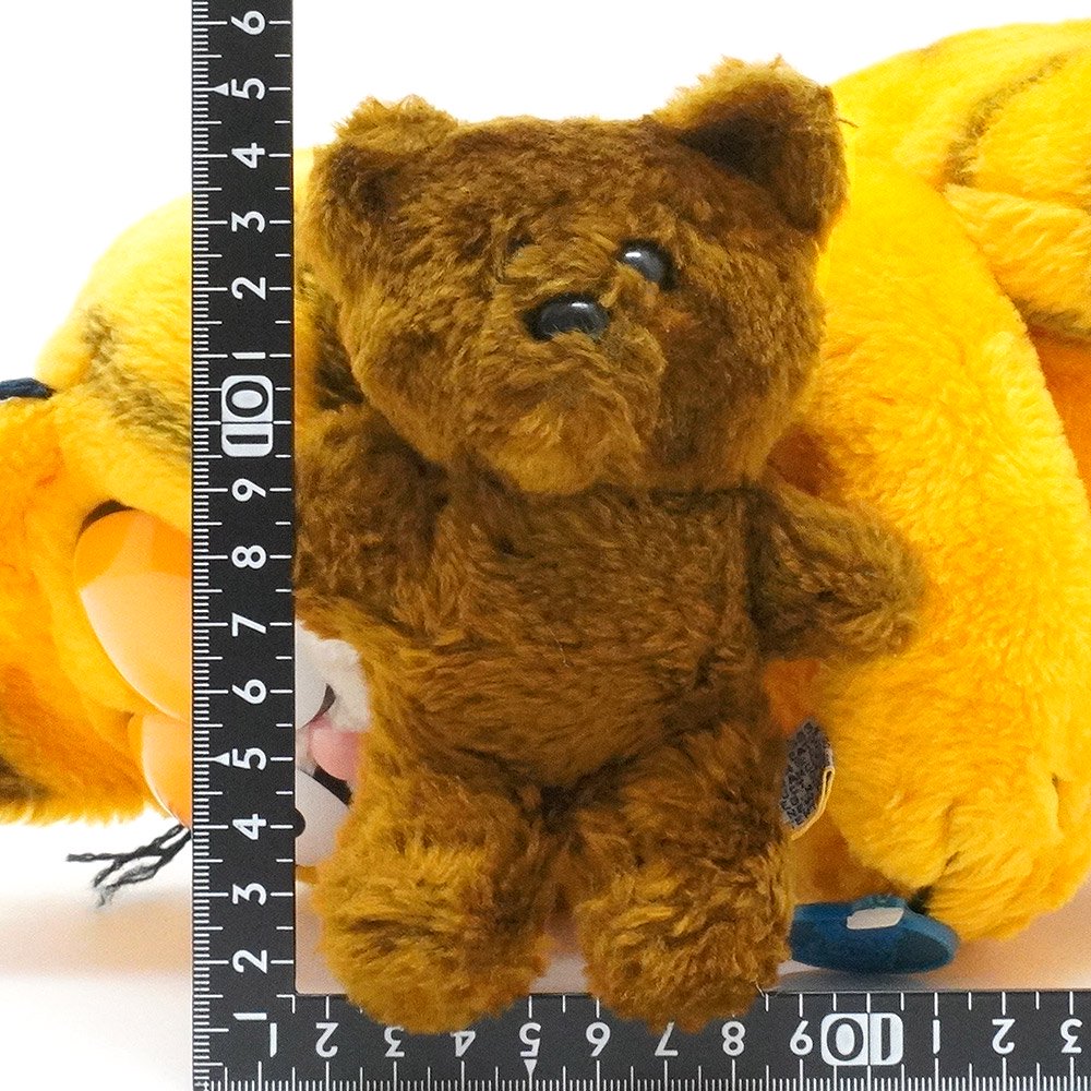 Garfield/ガーフィールド・R,DAKIN&CO./デーキン・Plush/ぬいぐるみ 「Hugging Pooky Teddy  Bear/ハギング・プーキー・テディベア/抱っこ」 座り・31cm - KNot a TOY/ノットアトイ