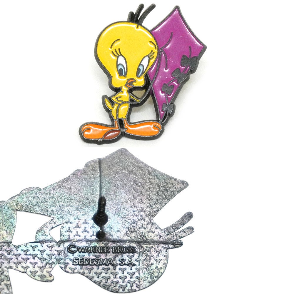 WB/ワーナーブラザース・Looney Tunes/ルーニーテューンズ・SEDESMA S.A.・Pins/ピンズ/ピンバッジ  「Tweety/トゥイーティー・Kite/カイト/凧揚げ」 - KNot a TOY/ノットアトイ