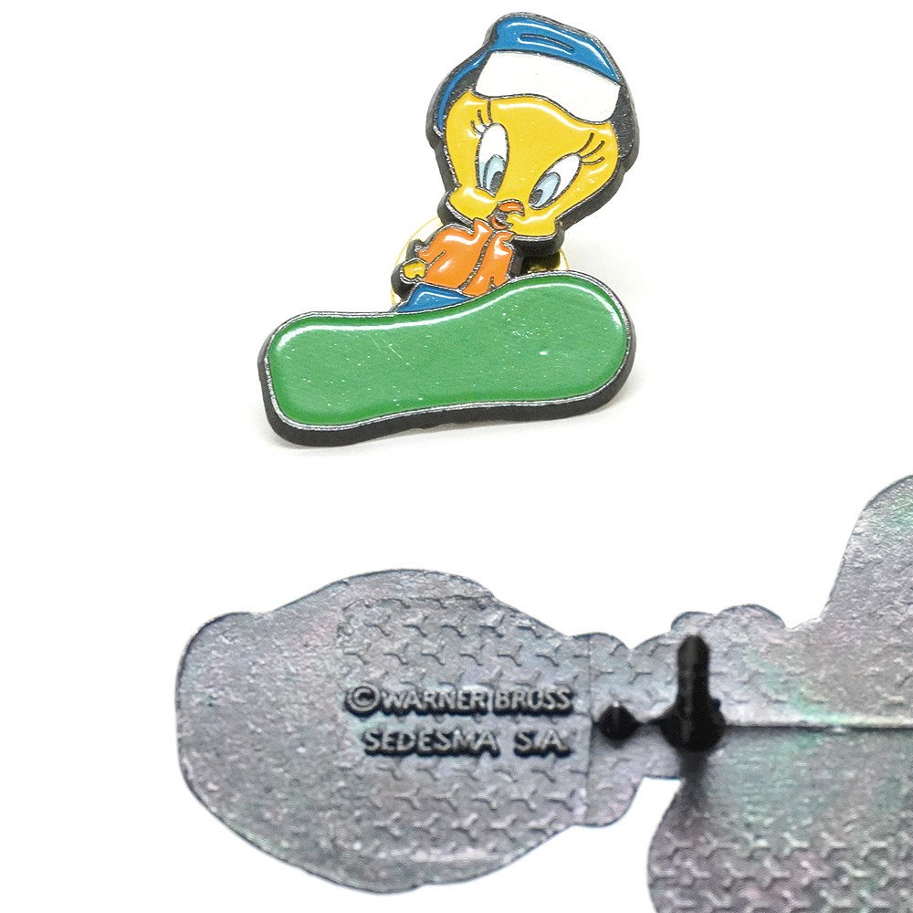 WB/ワーナーブラザーズ・Looney Tunes/ルーニーテューンズ・SEDESMA S.A.・Pins/ピンズ/ピンバッジ「Tweety/ トゥイーティー・Snowboarder/スノーボーダー」 - KNot a TOY/ノットアトイ