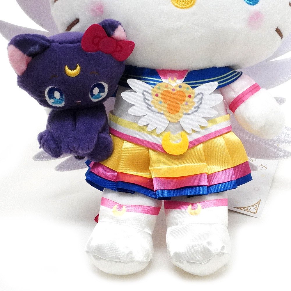 Hello Kitty/ハローキティ・Plush/ぬいぐるみ・Sailor Moon/美少女戦士セーラームーンCosmos・高さ(座った状態で)約18cm・2023年  - KNot a TOY/ノットアトイ