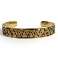 <img class='new_mark_img1' src='https://img.shop-pro.jp/img/new/icons50.gif' style='border:none;display:inline;margin:0px;padding:0px;width:auto;' />LHN JEWELRY Sobek Cuff