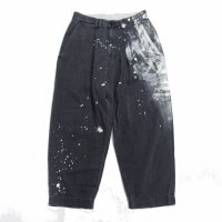 <img class='new_mark_img1' src='https://img.shop-pro.jp/img/new/icons50.gif' style='border:none;display:inline;margin:0px;padding:0px;width:auto;' />ANACHRONORM PAINT DENIM TUCK WIDE PANTS / BLACK BLEACH