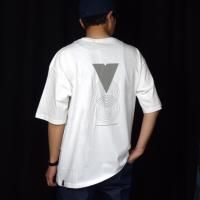 <img class='new_mark_img1' src='https://img.shop-pro.jp/img/new/icons50.gif' style='border:none;display:inline;margin:0px;padding:0px;width:auto;' />VOOFORTY FIVE Limited edition REFLECTOR TEE WHITE
