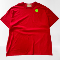 <img class='new_mark_img1' src='https://img.shop-pro.jp/img/new/icons15.gif' style='border:none;display:inline;margin:0px;padding:0px;width:auto;' />RELAX FIT POCKET S/S T-SHIRT RED