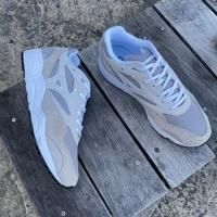 <img class='new_mark_img1' src='https://img.shop-pro.jp/img/new/icons15.gif' style='border:none;display:inline;margin:0px;padding:0px;width:auto;' />MIZUNO CONTENDER BEIGE/WHITE