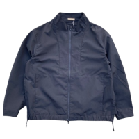 <img class='new_mark_img1' src='https://img.shop-pro.jp/img/new/icons15.gif' style='border:none;display:inline;margin:0px;padding:0px;width:auto;' />LAMOND STAND NECK WIDE BLOUSON BLACK