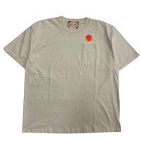 <img class='new_mark_img1' src='https://img.shop-pro.jp/img/new/icons15.gif' style='border:none;display:inline;margin:0px;padding:0px;width:auto;' />RELAX FIT Pocket T-shirt フェードクリーム