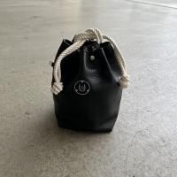 <img class='new_mark_img1' src='https://img.shop-pro.jp/img/new/icons15.gif' style='border:none;display:inline;margin:0px;padding:0px;width:auto;' />COMUSUBI BAG Leather Black