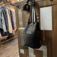 <img class='new_mark_img1' src='https://img.shop-pro.jp/img/new/icons15.gif' style='border:none;display:inline;margin:0px;padding:0px;width:auto;' />Nasngwam.EARYMORNING DEARSKIN WHISKEY BAG