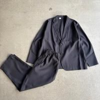 <img class='new_mark_img1' src='https://img.shop-pro.jp/img/new/icons15.gif' style='border:none;display:inline;margin:0px;padding:0px;width:auto;' />RELAX FIT STA-PREST GOOD JACKET & SLACKS Black