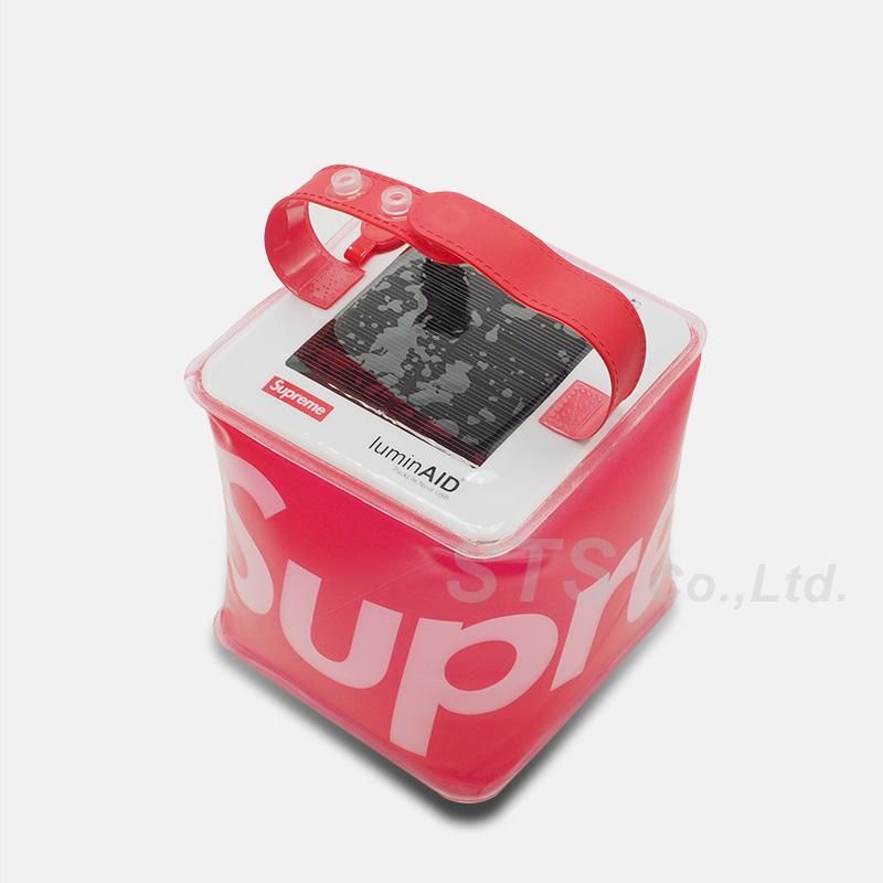 Supreme - Supreme LuminAID® Packlite Nova USB &quot;Red Supreme LuminAID Packlite Nova USB Red - SS18 - US