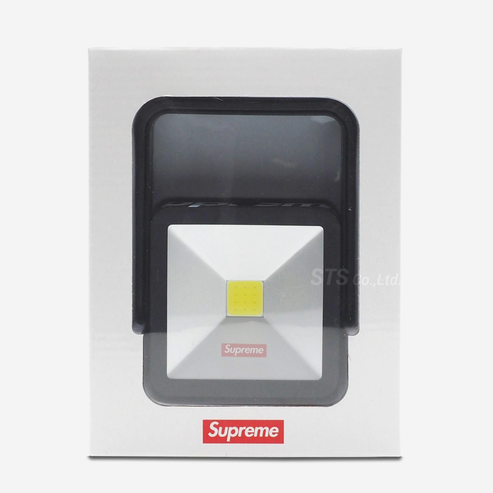 新品 Supreme マグネット キックスタンド ライト LED アウトドア 