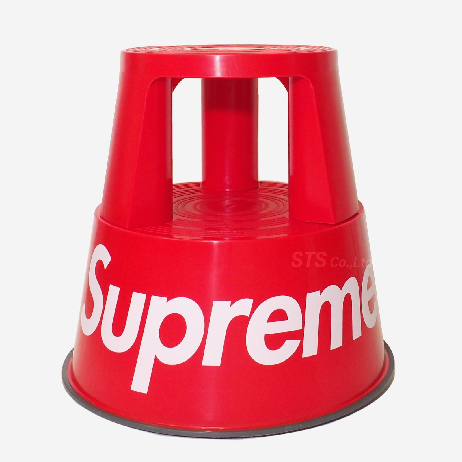 新品未使用ですSupreme スツール　サイドテーブル