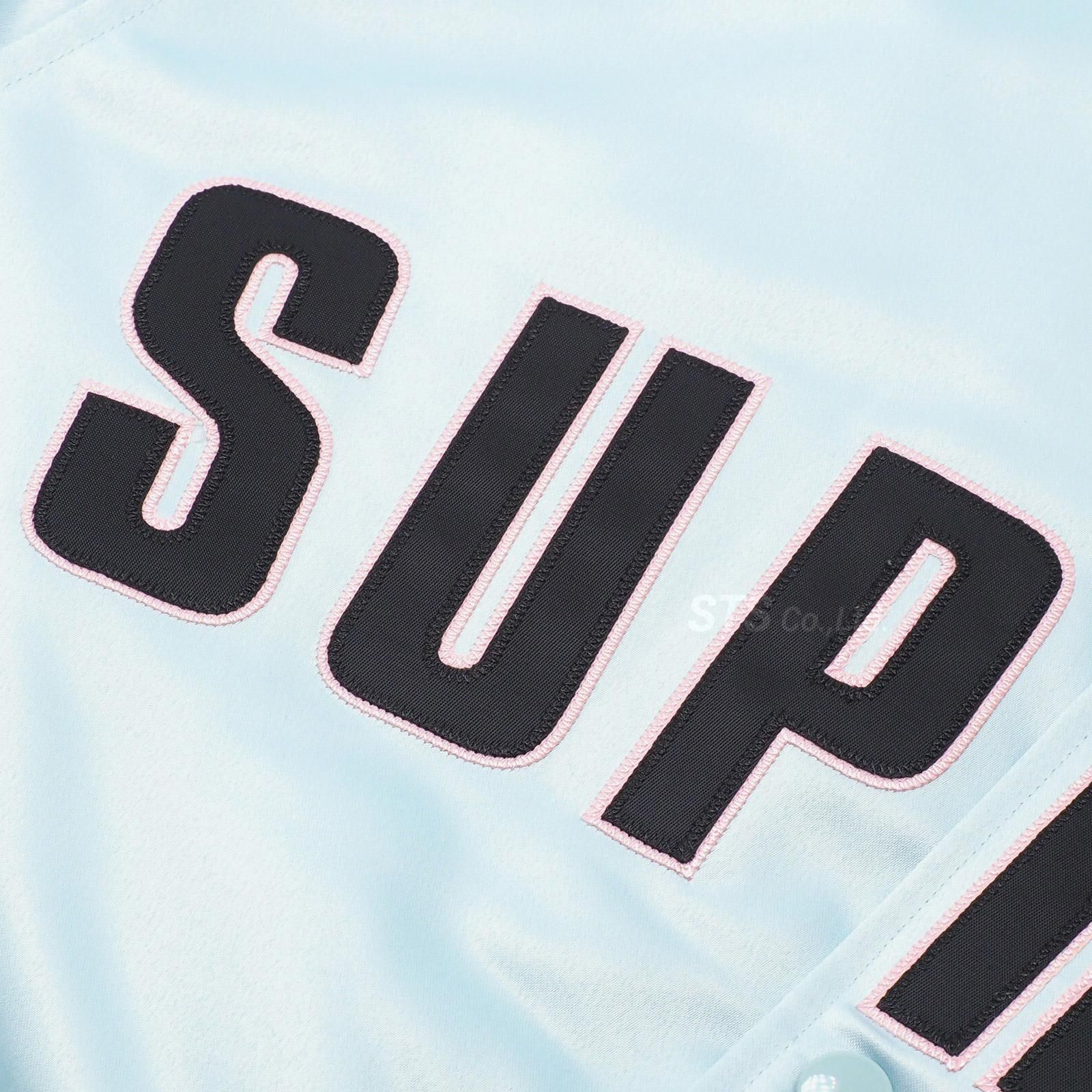 コブラSupreme x Mitchell & Ness Satin Supreme Mitchell & Ness Satin Varsity Jacket (FW24) - $248