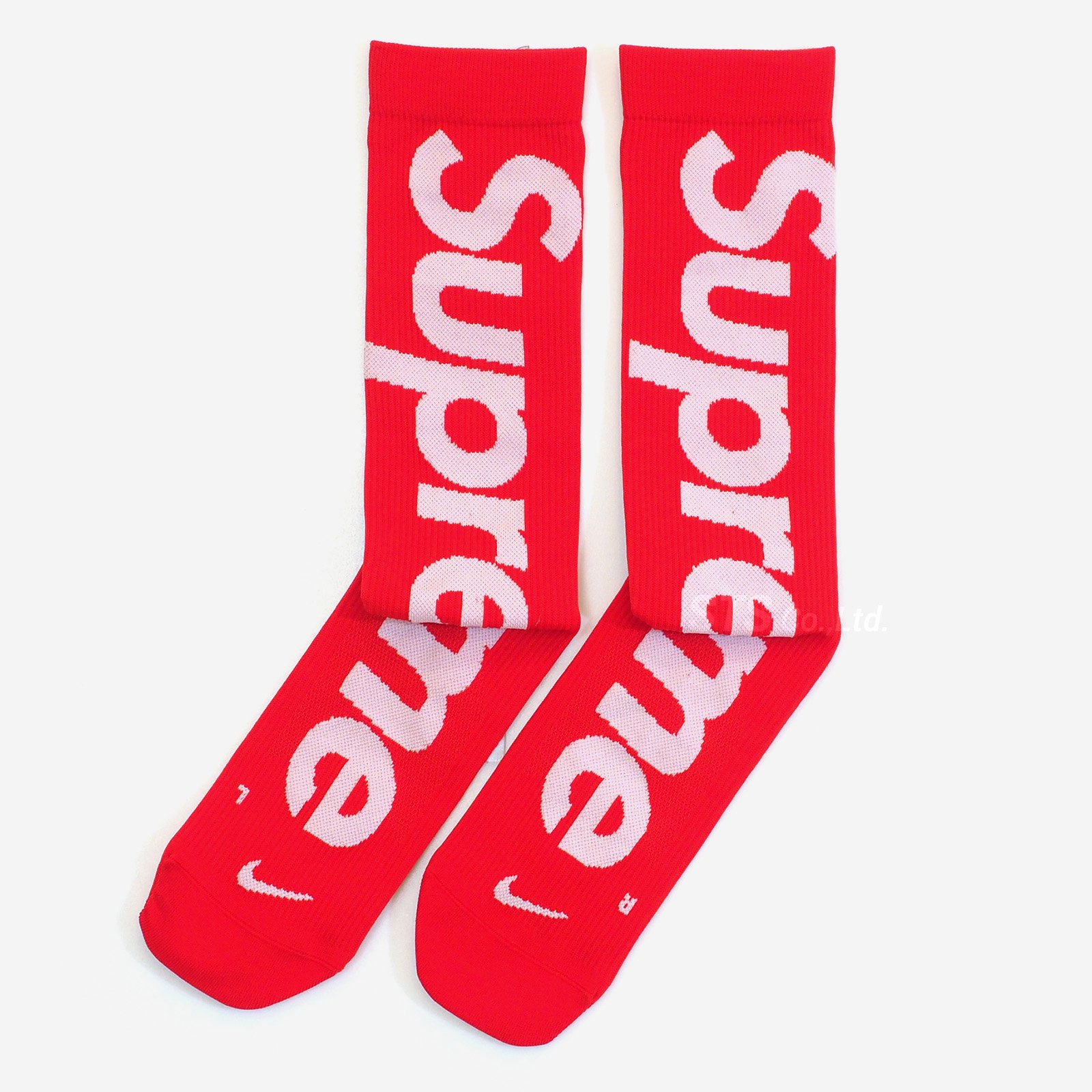 Supreme Nike socks シュプリーム　ナイキ　ソックススプリングＴシャツ