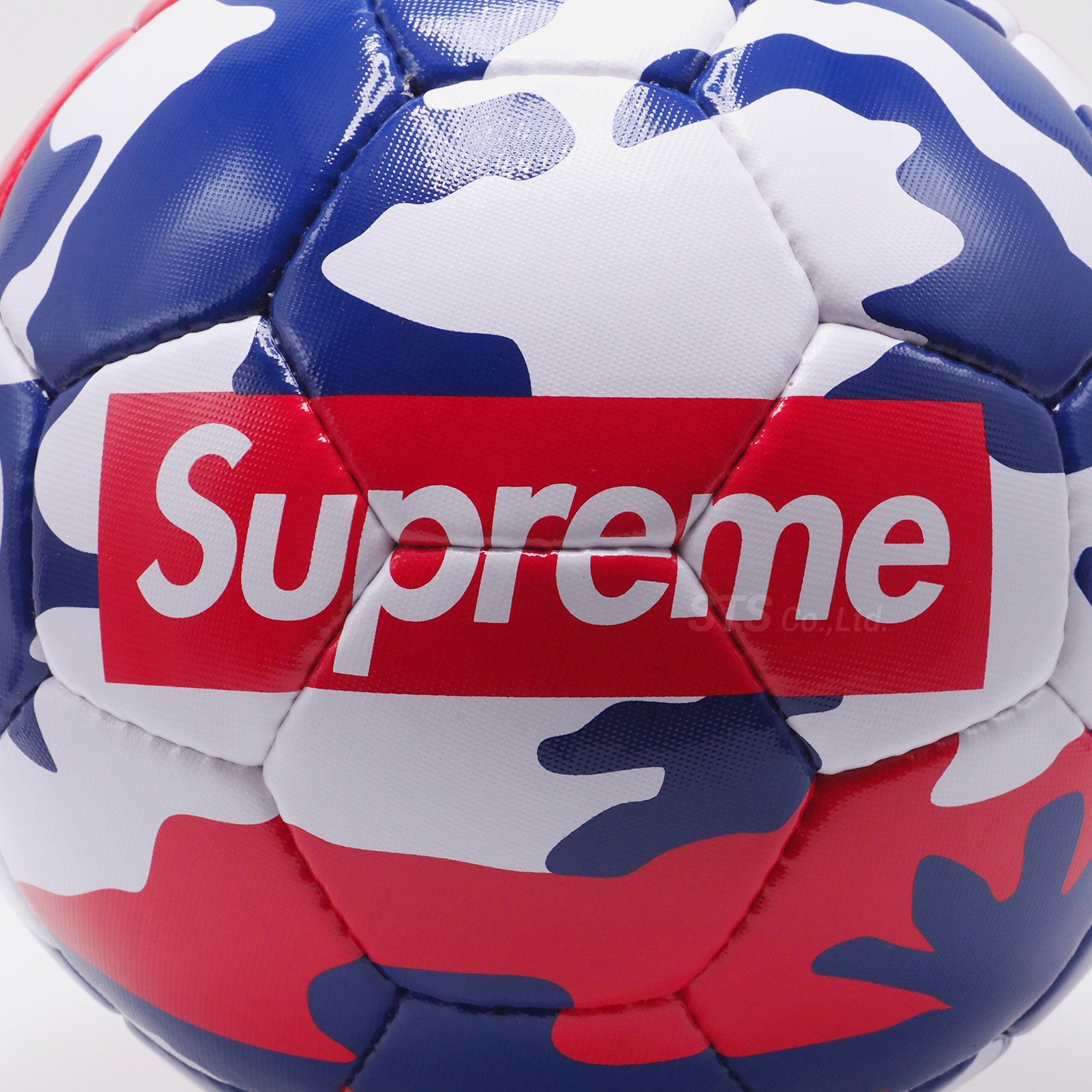 Supreme / Umbro Soccer Ball "Red Camo"