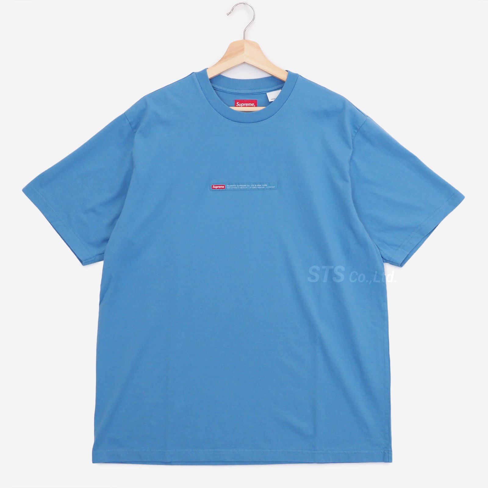XL Supreme Property Label S/S Top Tシャツ