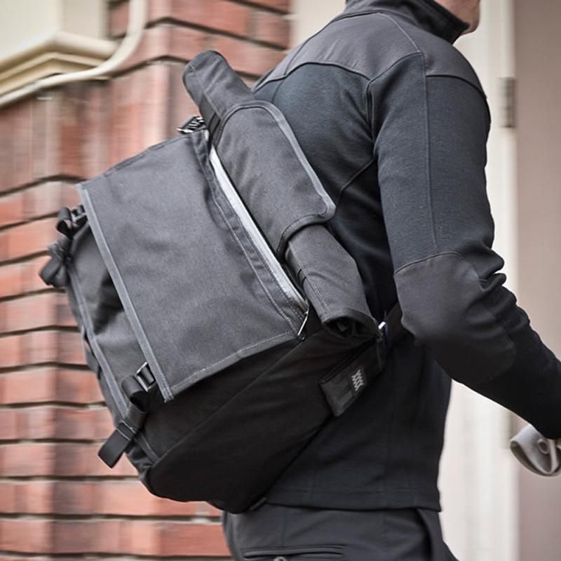 MISSION WORKSHOP - The Rummy Roll Top Messenger Bag / Black