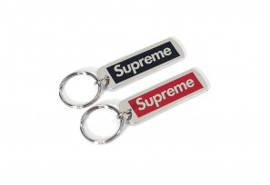 Supreme - Metal Tag Keychain