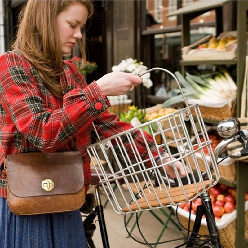 Brooks - Hoxton Wire Basket | かわいらしい木製のフロント Brooks - Hoxton Wire Basket | かわいらしい木製のフロント