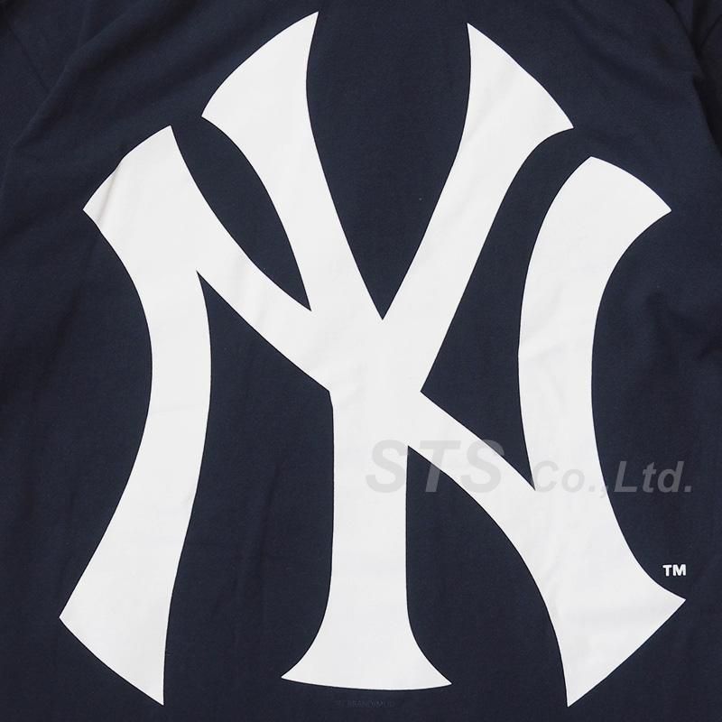 Supreme ベースボールシャツ　New York Yankees ブラック Supreme 'Baseball Jersey'ベースボールジャージ Pinstripe