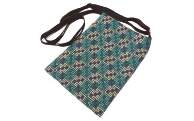 モン族クロスステッチ刺繍のショルダーバッグ - アジアのフェアトレード雑貨OnlineShop「織り人（Orijin）」