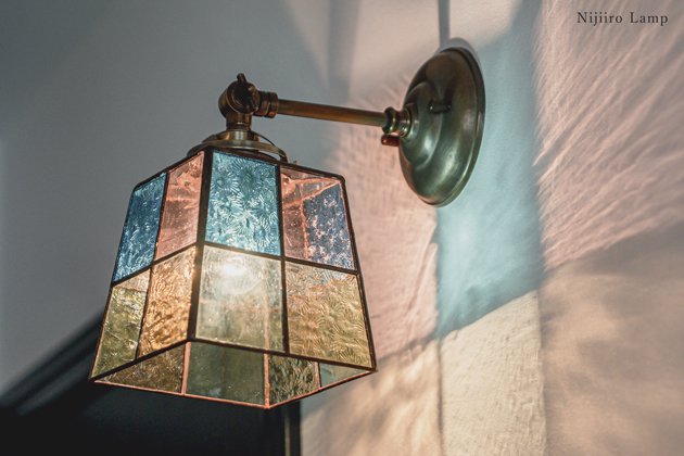 【Nijiiro Lamp｜ニジイロランプ】 ステンドグラスのブラケットランプ Colors spring S カラーズ スプリング S