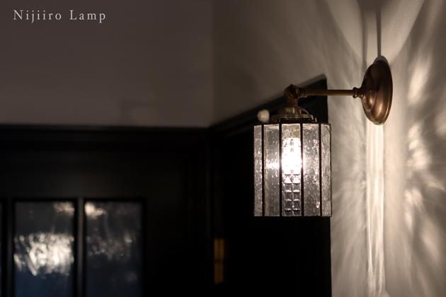 フロアスタンドブラケットランプ〜ステンドグラスブラケットランプ Nijiiro Lamp｜ニジイロランプ】 ステンドグラスのブラケット