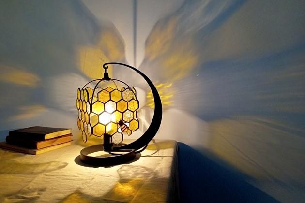 Nijiiro Lamp｜ニジイロランプ】 ステンドグラスのテーブル