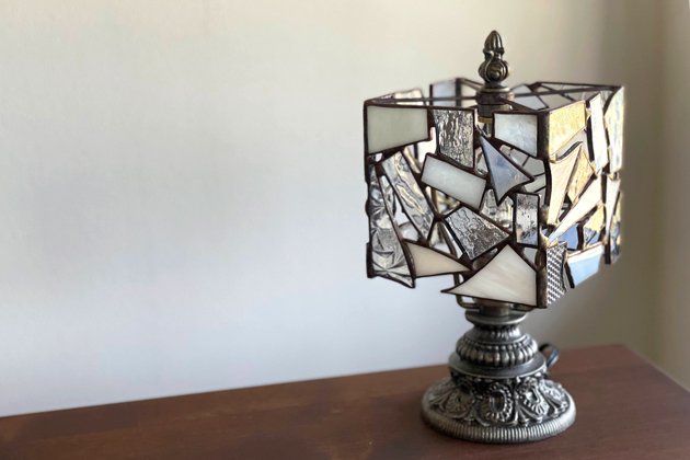 Nijiiro Lamp｜ニジイロランプ】 ステンドグラスの テーブルランプ Kakera square white 〔カケラ スクエア ホワイト〕