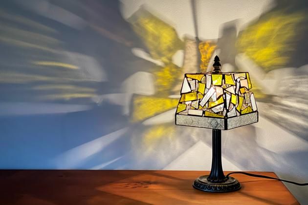 Nijiiro Lamp｜ニジイロランプ】 ステンドグラスの テーブル