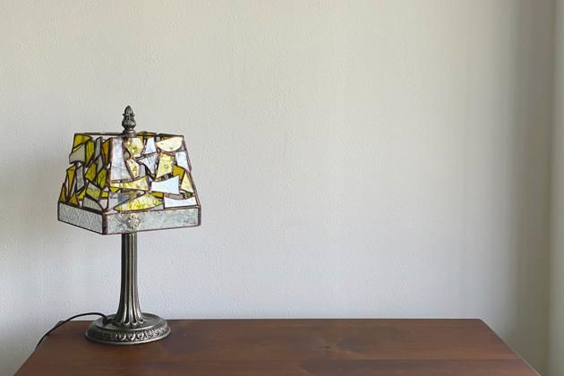 Nijiiro Lamp｜ニジイロランプ】 ステンドグラスの テーブル