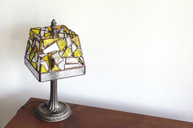 Nijiiro Lamp｜ニジイロランプ】 ステンドグラスの テーブル