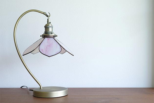 【Nijiiro Lamp｜ニジイロランプ】 ステンドグラスの テーブルランプ　Bell flower pink（ベルフラワー ピンク）