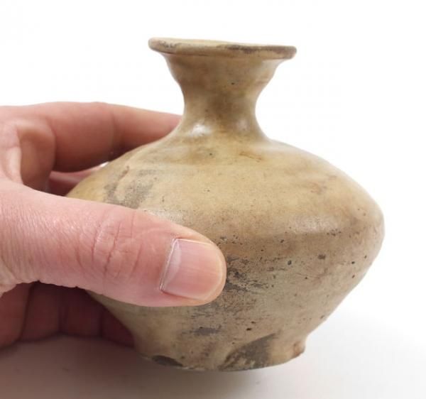 李朝青花染付、蔦葉紋様、面取り6面。徳利。箱サービス。