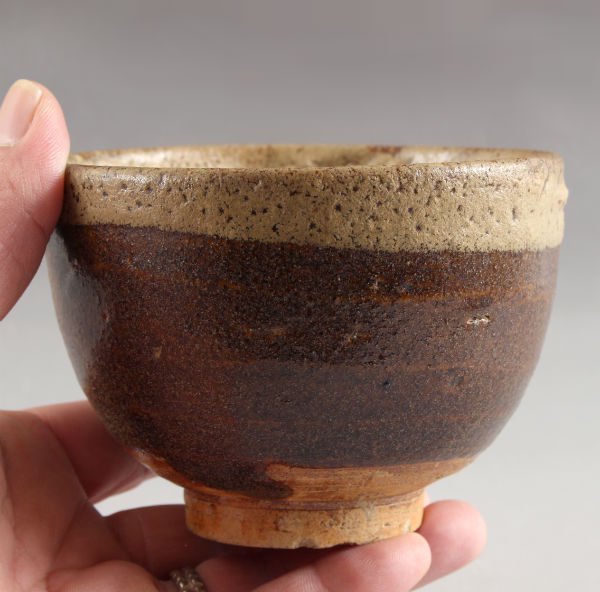 ゆったり柔らか 尾呂茶碗 江戸時代 18世紀頃 茶道具 隠れ窯 古美術