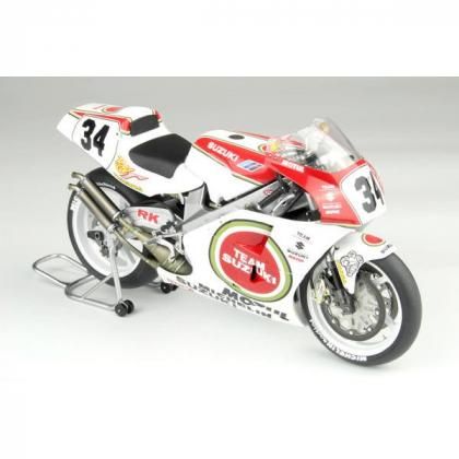 プラッツ/BEEMAX　1/12　スズキRGV-Γ（XR79）プラモデル完成品 プラッツ/BEEMAX 1/12 スズキ | RGV-Γ (XR79) 1993 - プラモデル