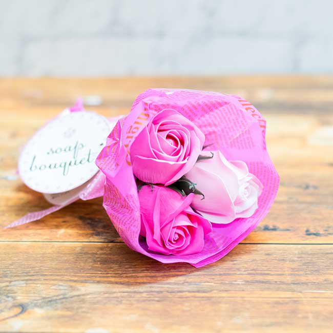 お花の入浴剤バスフレグランスソープ-ハローキティ花束ギフト[コットンバッグ付き]|花を楽しむ通販ショップ《ケイコレクション》