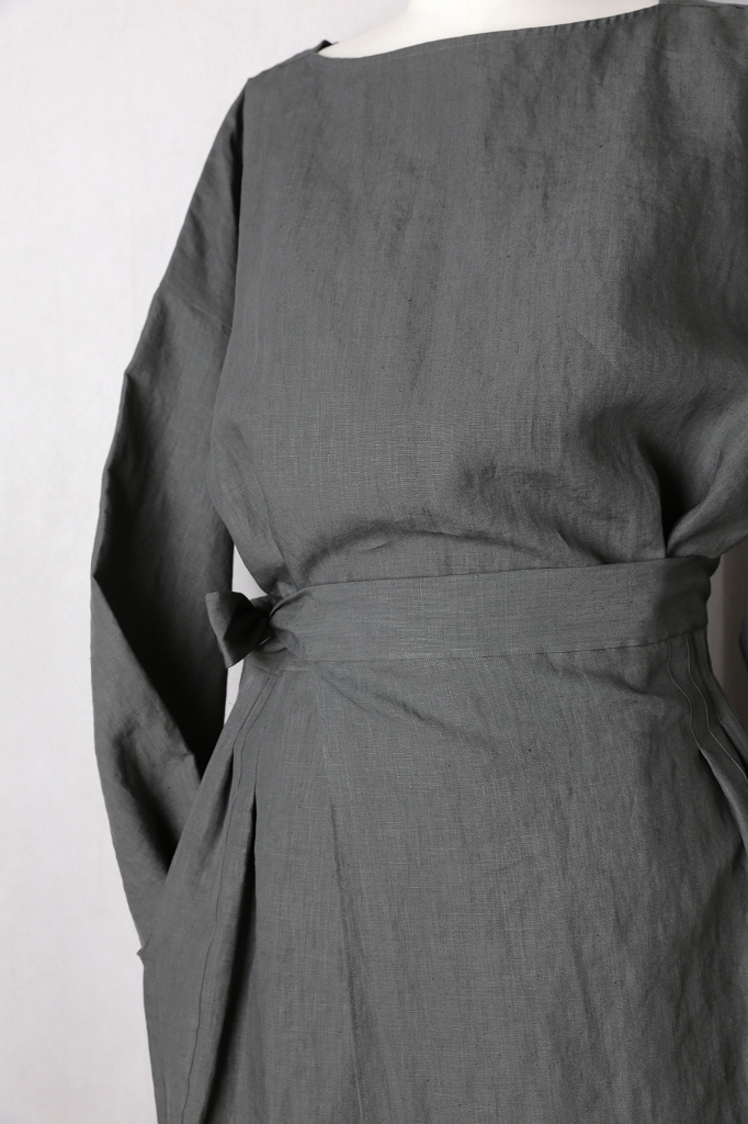 SP エシュペー　　LINEN APRON ONEPIECE SP（エシュペー）｜1/60 LINEN-APRON ONEPIECE（Charcoal