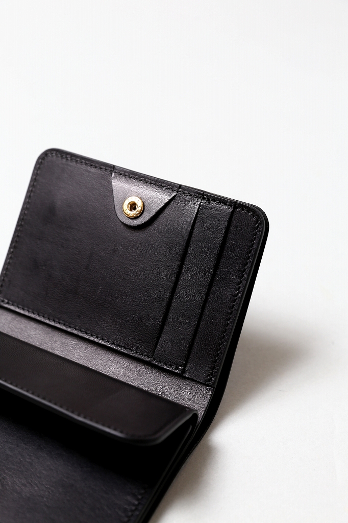 forme（フォルメ）Post wallet（Black×Black）Serpentine｜通販